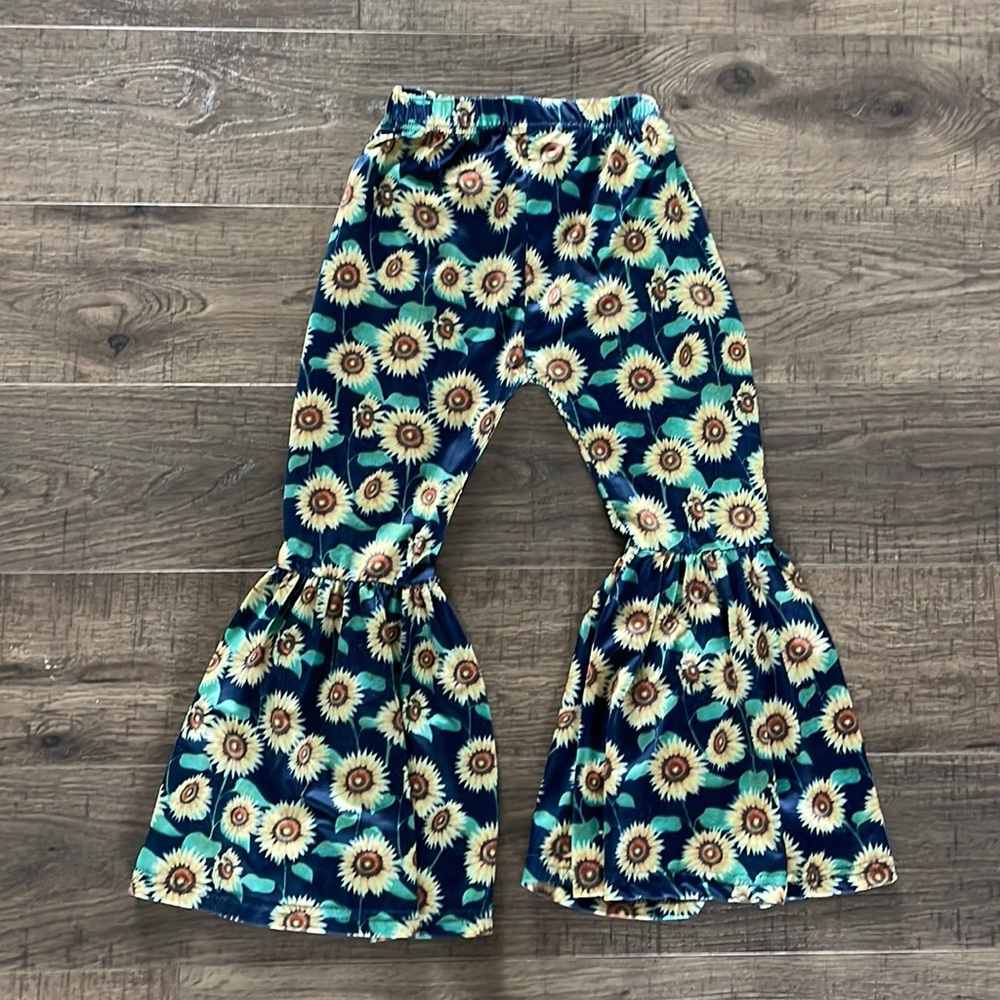 Sunflower flare pants🌻